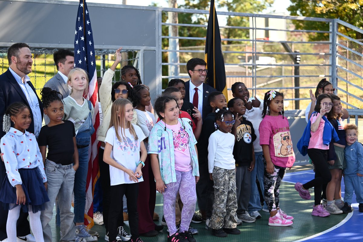 Pittsburgh's tweet photo. A new soccer mini-pitch is open at Ormsby Park!   This new public mini-pitch, donated by

@ussoccerfndn and @FWC26Philly, is bringing new life to Ormsby for kids to enjoy.   Stay tuned for some fun youth soccer programs from @CitiParks! 

Come on down and kick it! https://t.co/MlVUfS77zb