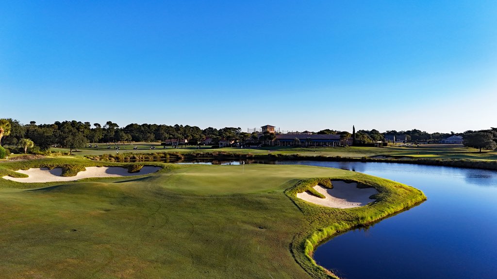 MBTrips's tweet photo. Fall golf at the beach hits a bit differently at Grande Dunes 🍁
#MyrtleBeachGolf https://t.co/J0ukCeCfsq