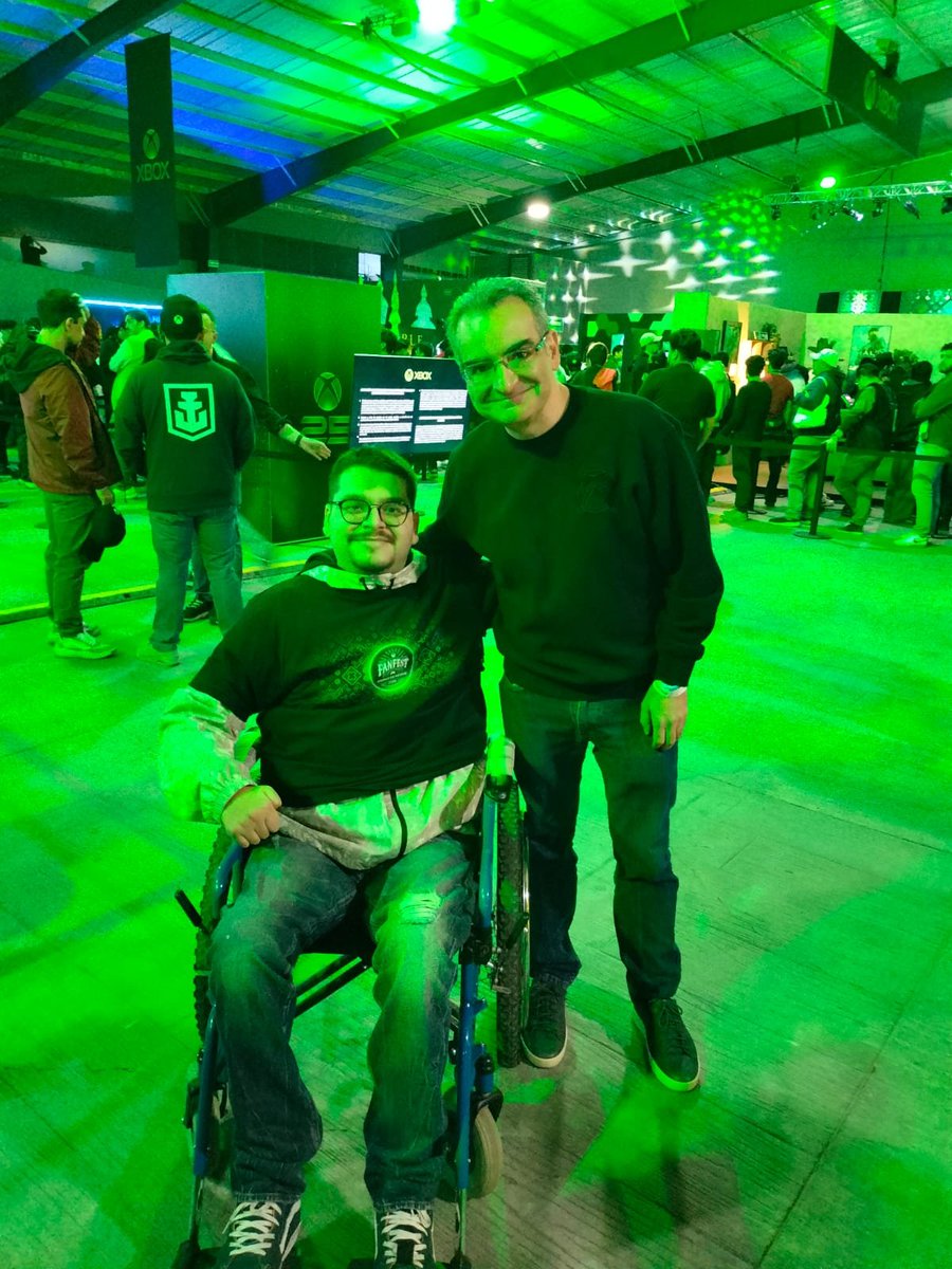 atomicjorge's tweet photo. Gracias Spartan Fest y Xbox Fanfest me divertí mucho y es una alegría enorme poder convivir con todos ❤

Ya van 16 años desde que inicié esta aventura de crear vídeos y estoy feliz porque los quiero gracias por todo el apoyo 💚

UN SPARTAN NUNCA MUERE NI SE RINDE 🔥 https://t.co/EiPdc9zLzE