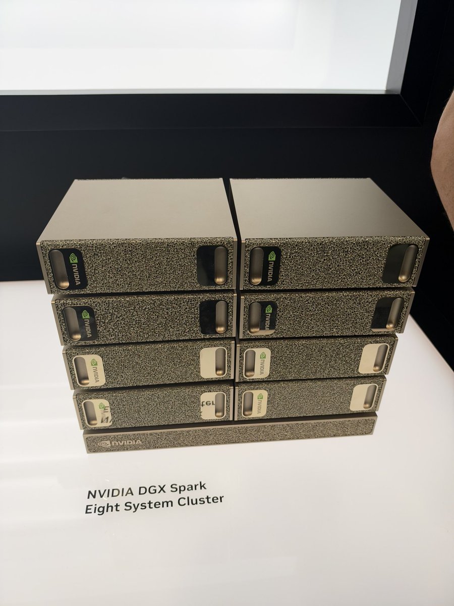 MiaAI_lab's tweet photo. I want that switch https://t.co/JjG07rDQZB