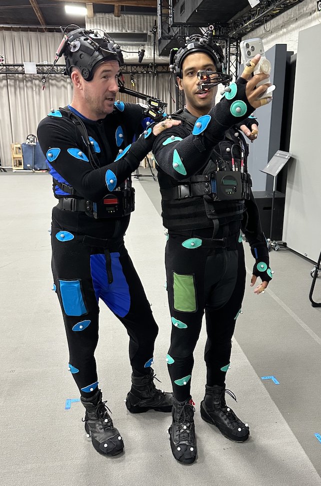 GBH_23's tweet photo. BTS📸 Price [@BarrySloaneX ] &amp; Gaz [Elliot Knight] on stage #MW4 #mw4campaign https://t.co/Ss3ng8ZM8j
