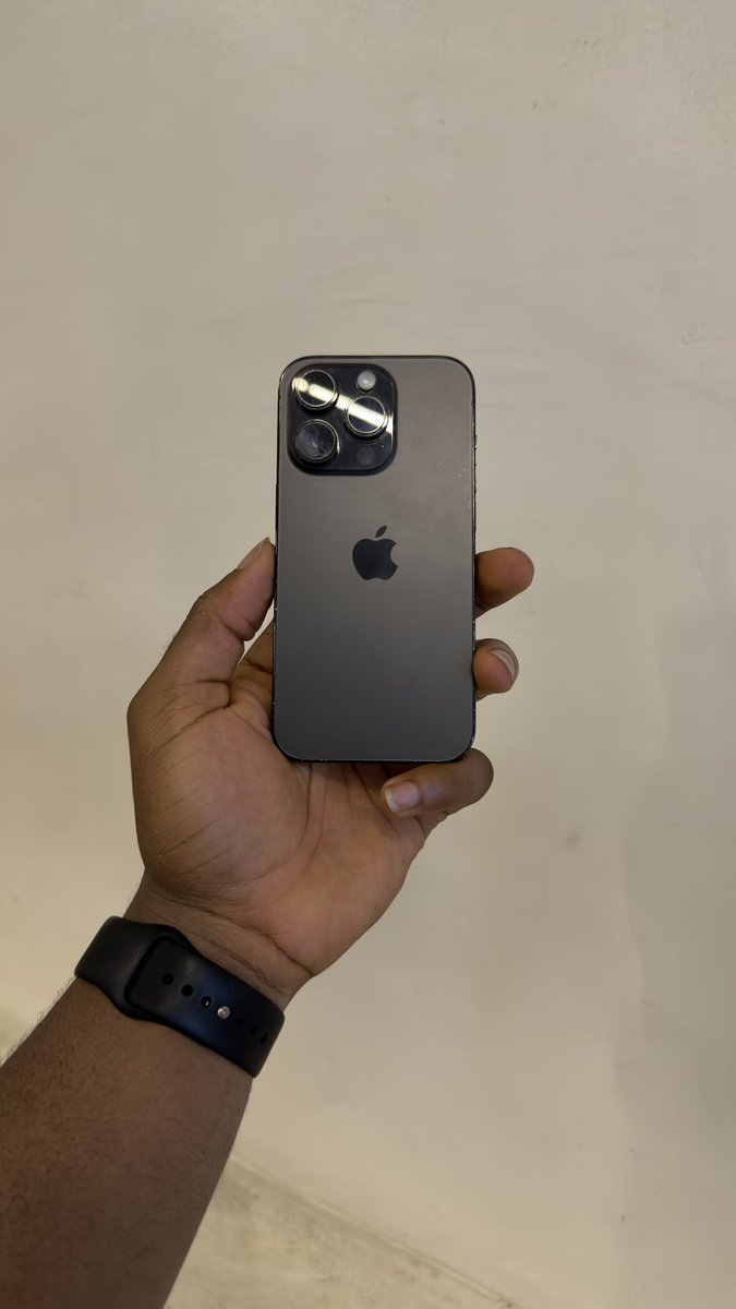 dexhanstores's tweet photo. Good deal iPhone 14pro 256gb physical sim + eSIM no replaced parts working perfectly 96%🔋

Price: ₦599,000 https://t.co/MBM0pNluw1