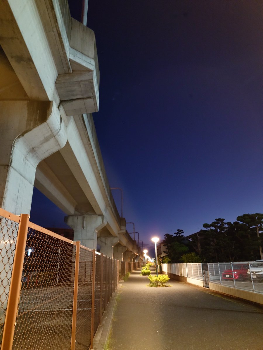 pamerasan46's tweet photo. 今日の朝ラン🌅
軽めペース7km🏃
なんか気持ちよくなってだんだんスピード上がったった…なお足は激痛な模様😭
 #ランニング #朝ラン https://t.co/OdD4I0MYSX