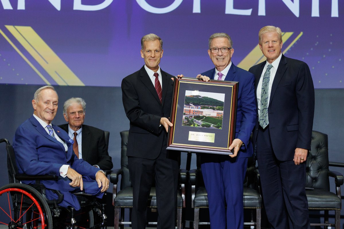 LibertyUPres's tweet photo. Thank you to all who were a part of bringing The Champion Center together: a place that shares Liberty's history and growth, honors the vision God gave Dr. Jerry Falwell, and upholds the mission of 𝘛𝘳𝘢𝘪𝘯𝘪𝘯𝘨 𝘊𝘩𝘢𝘮𝘱𝘪𝘰𝘯𝘴 𝘧𝘰𝘳 𝘊𝘩𝘳𝘪𝘴𝘵. https://t.co/cTyE9ZvVHJ
