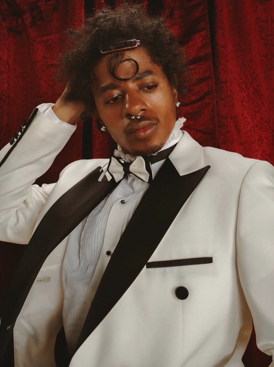 nfr_podcast's tweet photo. A$AP Rocky says Teezo Touchdown is helping to push Hip-Hop and R&amp;B forward 🔥

“Shout out Teezo Touchdown. He's the guy pushing the bar. Myself, Tyler, Frank Ocean. It's just still people that's out there.” https://t.co/ASg1KKILqb
