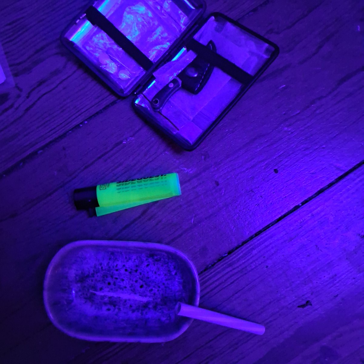 raven0us_RAVEn's tweet photo. used up my last ket 😞 https://t.co/JPq932iCYW