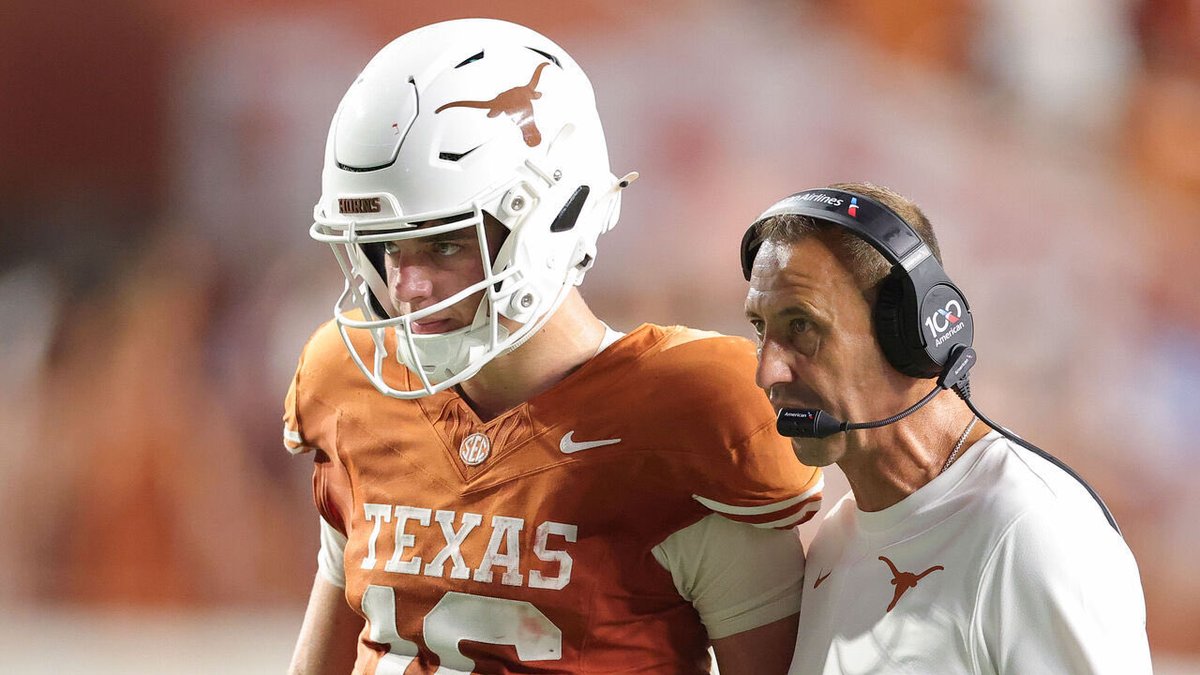 EzSportsHQ's tweet photo. Sark or Arch? Rumors swirling out of Austin that only one will be returning in 2027. The pressure to make a decision seems to be real and is expected to come sooner than later.. https://t.co/08MY2jlcgX