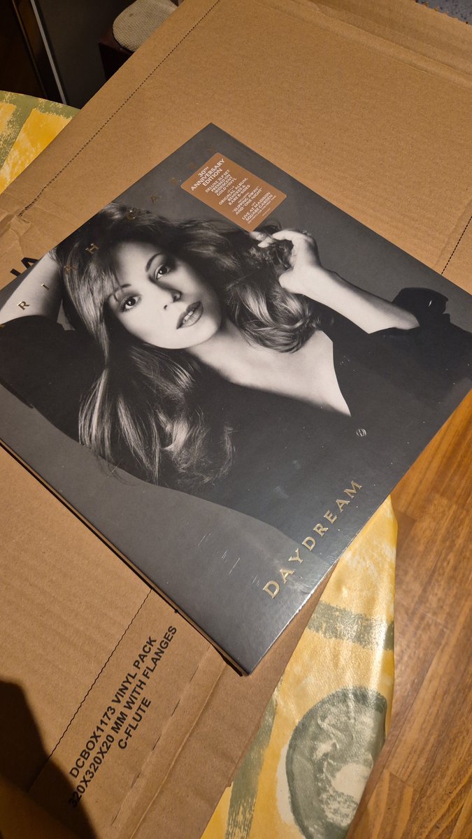 AlbertEsquer's tweet photo. Quina meravella @MariahCarey #Daydream30thAnniversary #Vinyl #CatCuler @Catculer_ https://t.co/nG5EtttQ2z