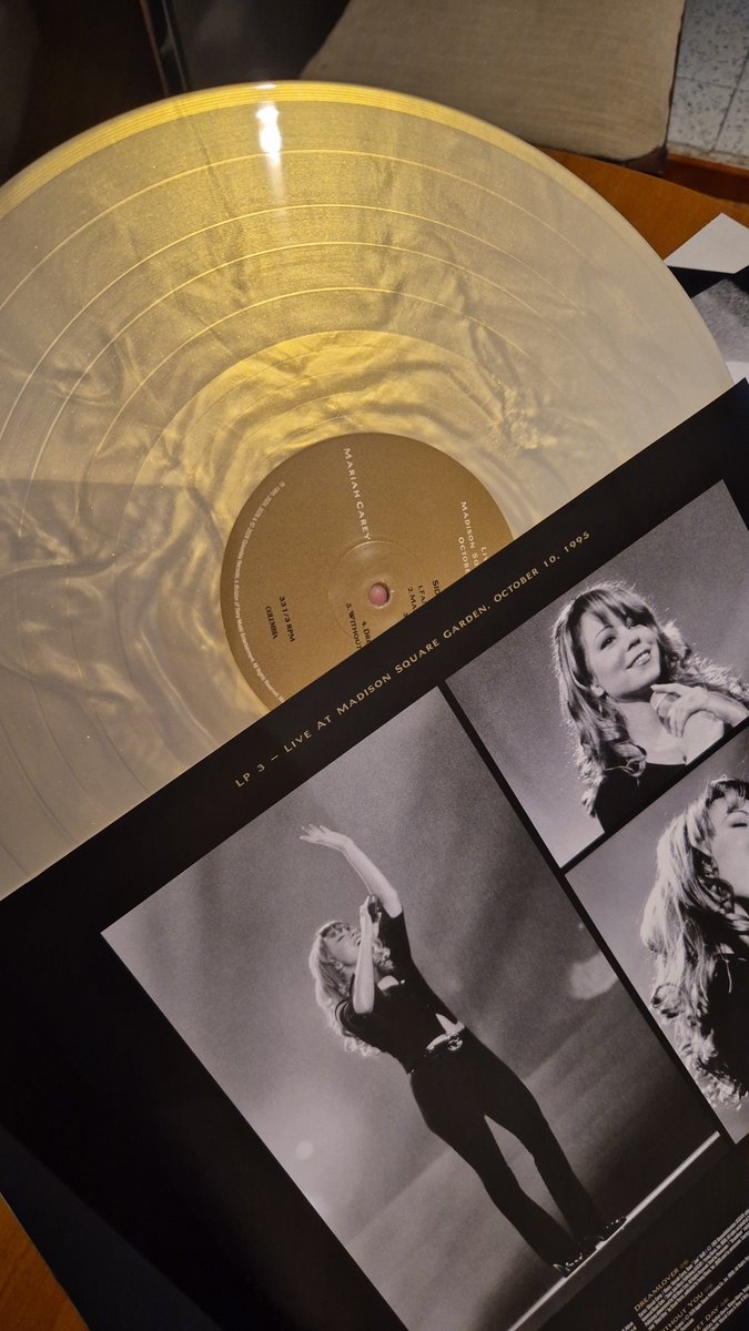 AlbertEsquer's tweet photo. Quina meravella @MariahCarey #Daydream30thAnniversary #Vinyl #CatCuler @Catculer_ https://t.co/nG5EtttQ2z