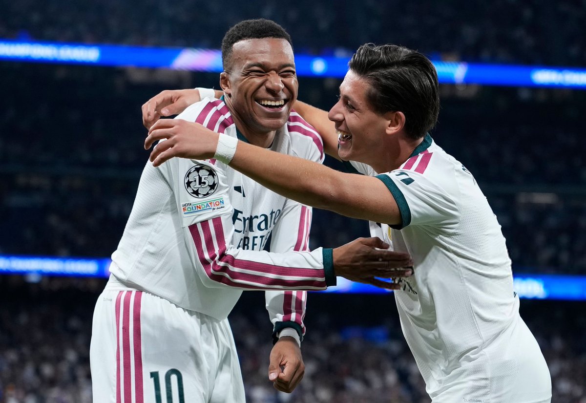 ActuFoot_'s tweet photo. 🚨 KYLIAN MBAPPÉ A ÉTÉ DÉCISIF LORS DE SES 9 DERNIÈRES TITULARISATIONS EN LDC !!! 😱

⚽️⚽️⚽️⚽️ vs Olympiakos 🇬🇷
⚽️⚽️ vs Monaco 🇲🇨
⚽️⚽️ vs Benfica
🎯 vs Benfica
⚽️ vs Bayern 🇩🇪
⚽️ vs Bayern 🇩🇪
⚽️ vs Inter Milan 🇮🇹
⚽️ vs AS Rome 🇮🇹
⚽️🎯 vs Leipzig 🇩🇪 🆕 https://t.co/p4OXb0oS2K