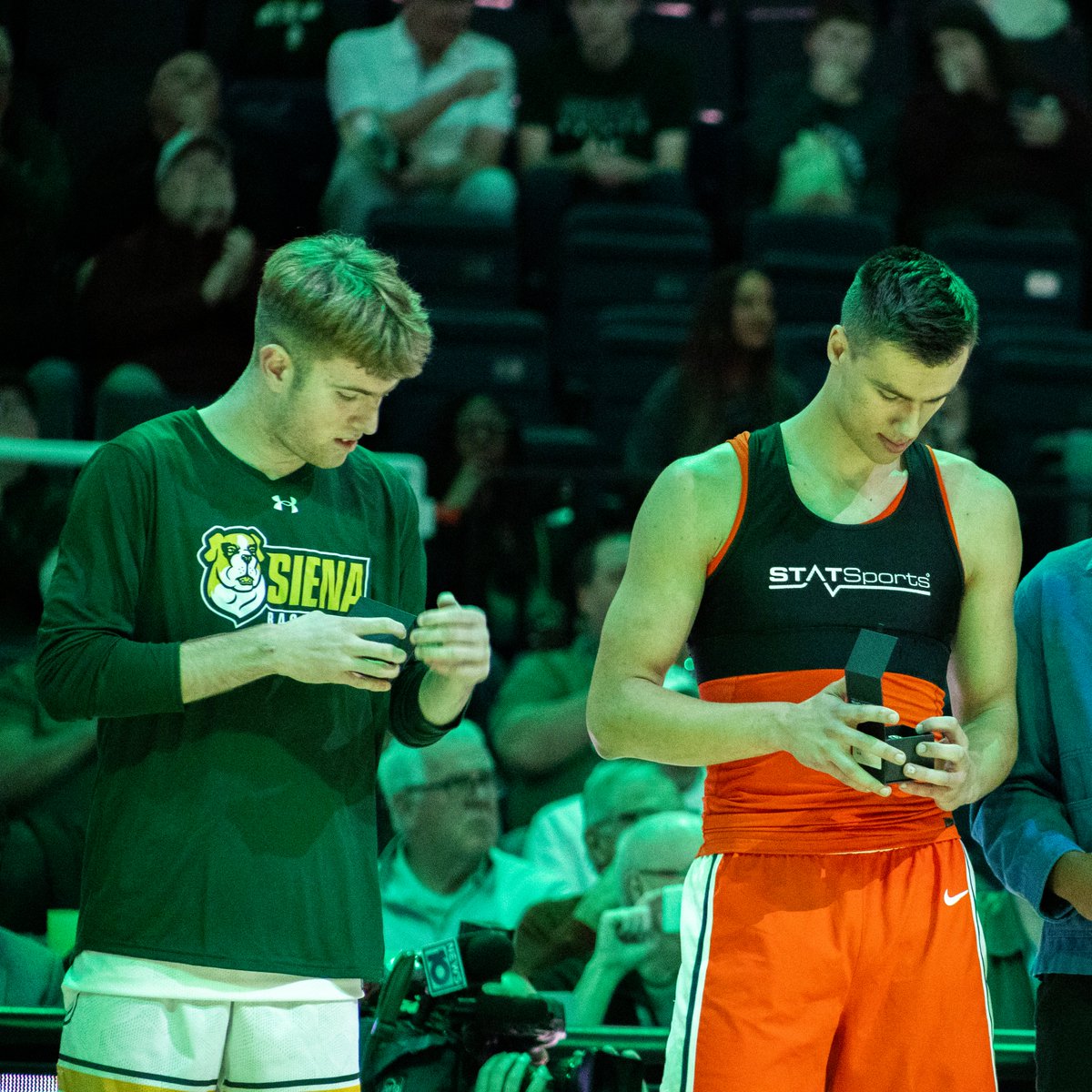 SienaMBB's tweet photo. 🏀 Snapshots from Syracuse

📸 Ed Bemiss | James DiBianco | Alex Furlong | Becca Lundy | Oliver Maggs | Lisa Schlager
🖼️ https://t.co/iLpKBitMVU

#MarchOn x #SienaSaints x #NCAAM https://t.co/R76uSTbDfB