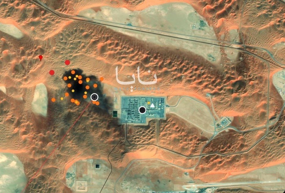 yl2vp's tweet photo. Thick smoke rises from the Shaybah oil field after the Yemeni attack. https://t.co/meseAOvBgA