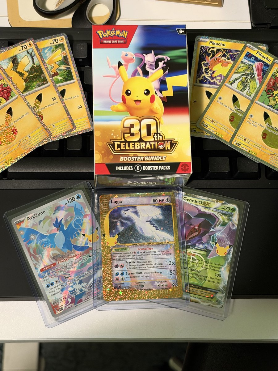eferz_'s tweet photo. I ACTUALLY GOT SOMETHING FROM THE 30TH PACKS I CANT BELIEVE ITTTTTT RAHHHHH IM BUZZING https://t.co/pKZ3G9rc14