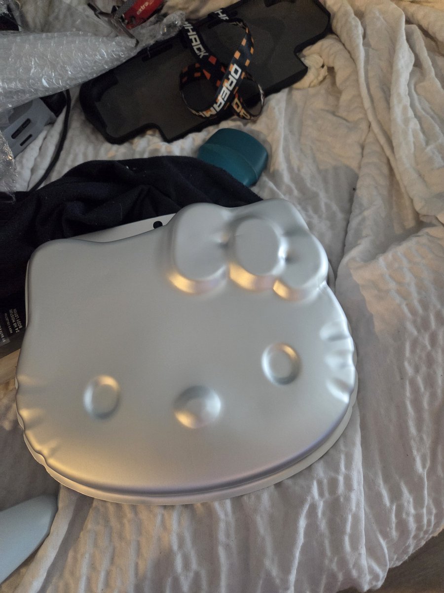 FatherBluechi's tweet photo. I also got a cake mold to  bake a hello kitty cake for her https://t.co/LRMLS8HyqR