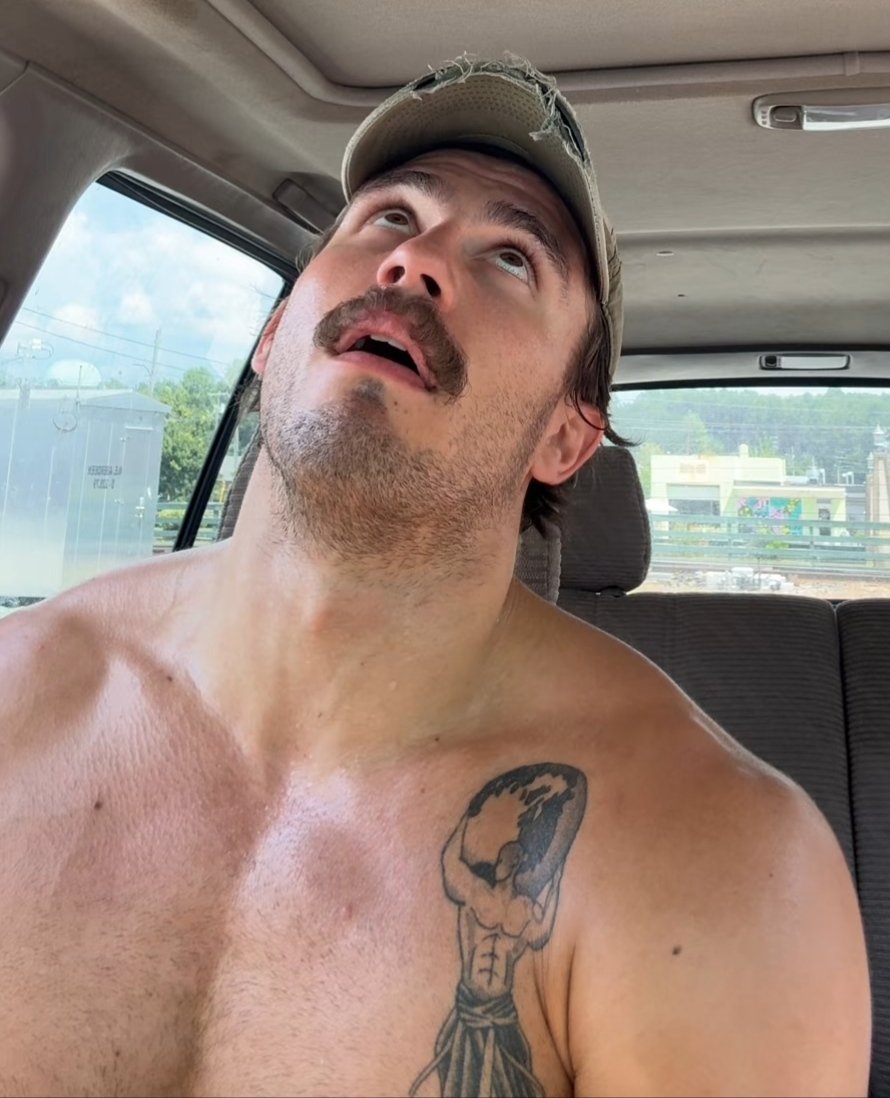 prettyboyfaces's tweet photo. nathannn.01 feeling extra pumped up🥴 https://t.co/DNUGGZ2jPK