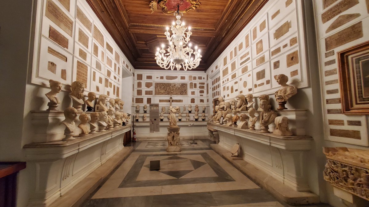 ProfTCSchmidt's tweet photo. Typical room in the gorgeous Capitoline Museum https://t.co/26Ww6f4qzw