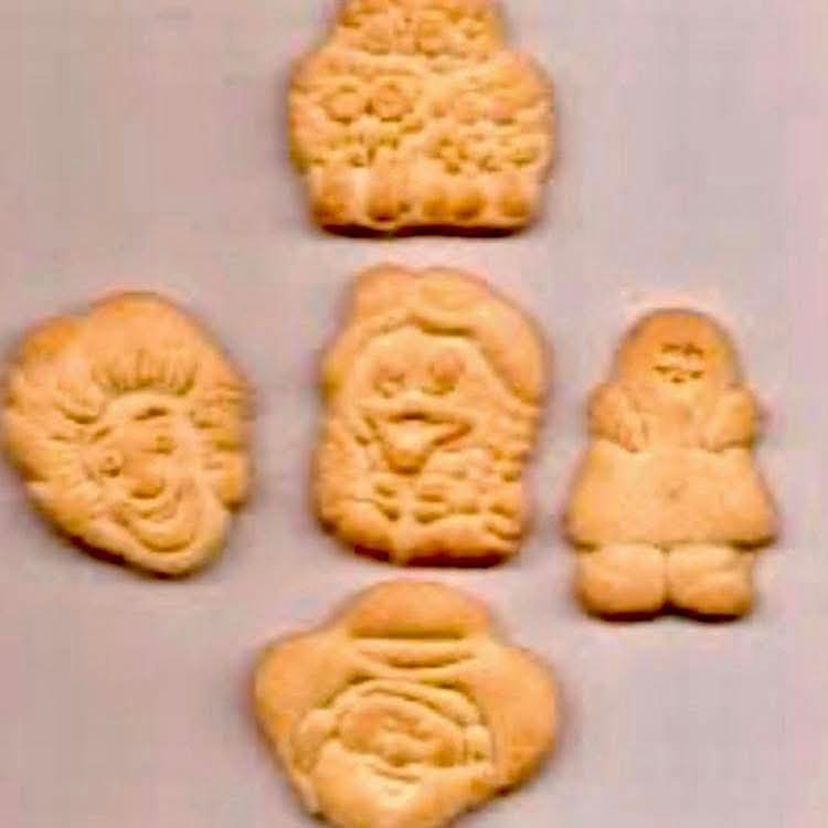 landofthe80s's tweet photo. Who else remembers when McDonald's had these cookies? https://t.co/w0k605Cs9l