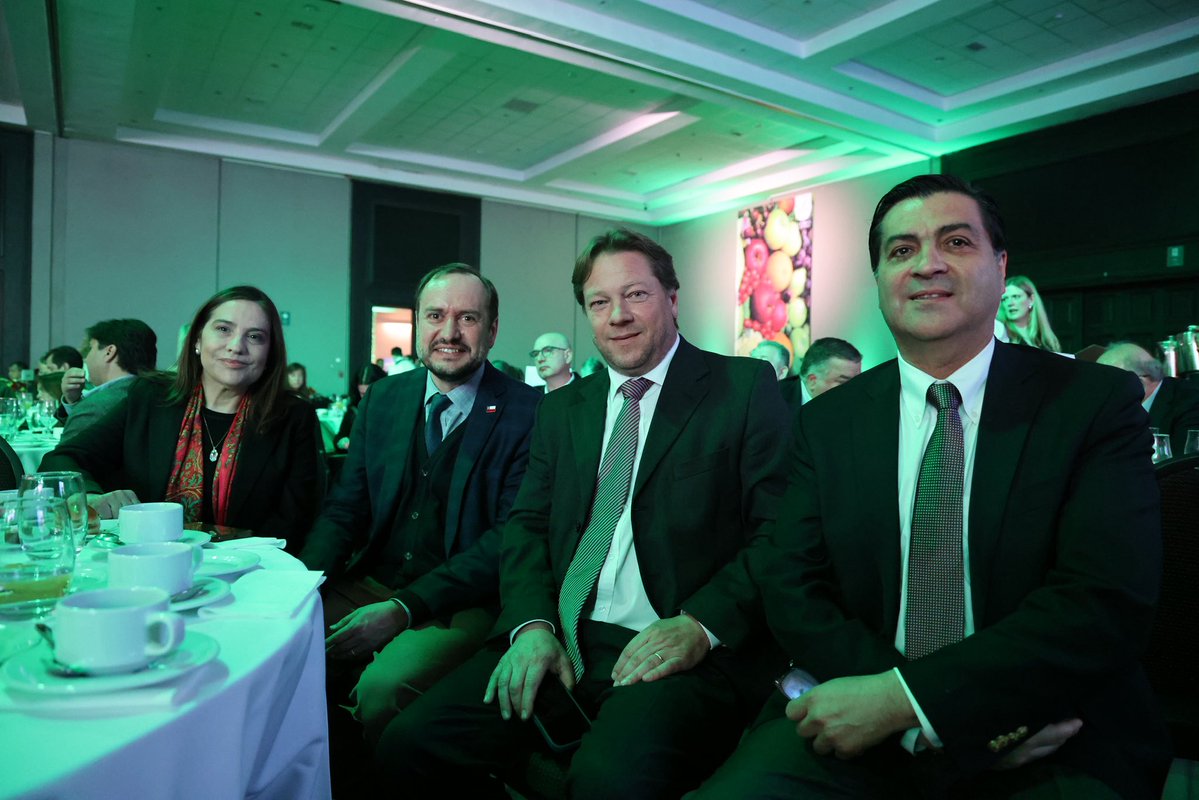 fucoa's tweet photo. Así se vivió #ENAGRO2026 🌾🚜

El Encuentro Nacional del Agro es uno de los eventos más importantes del sector, donde autoridades, gremios y líderes agrícolas se reunieron para analizar la actualidad económica, policial y los grandes desafíos de la agricultura nacional. https://t.co/elwGzok4mK