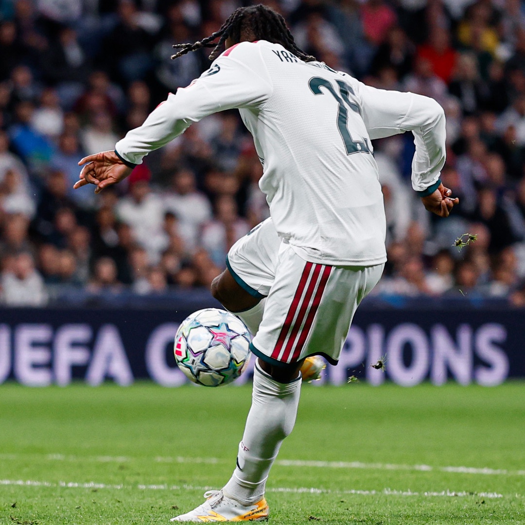 MadridXtra's tweet photo. 🚨 RECORD: Yan Diomandé becomes the YOUNGEST REAL MADRID SUBSTITUTE IN HISTORY to score and assist in a UEFA Champions League match. https://t.co/9jLT6xhMrS
