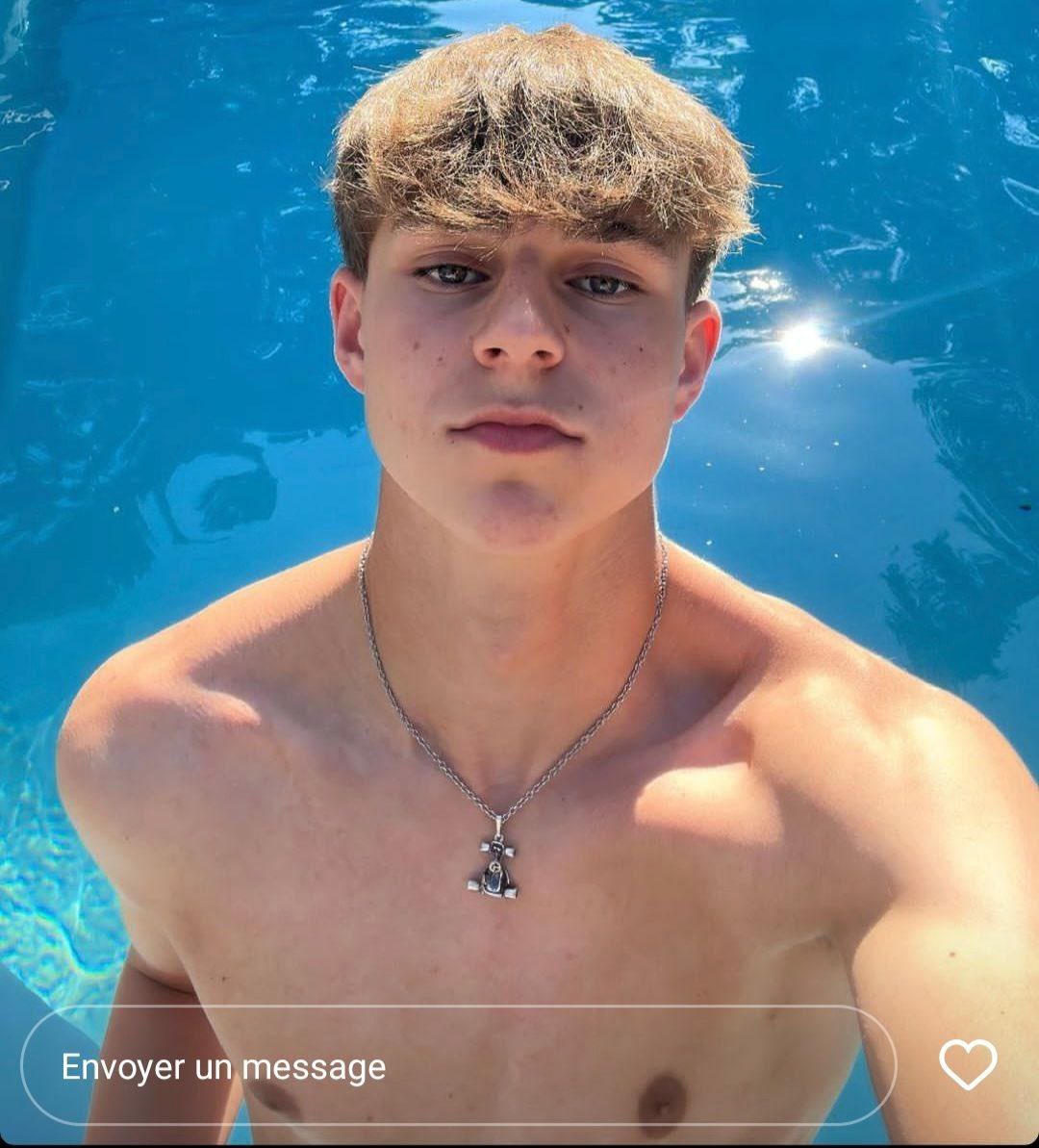 LnyVzi's tweet photo. Canal telegram -50%

Intéressé go mp ✅

Vidéo entre pote hétéro 
Leak TikTok

#lenydpt #kairillaert #raphkret #esteban #marceau #leo https://t.co/qb9C5wHwp3