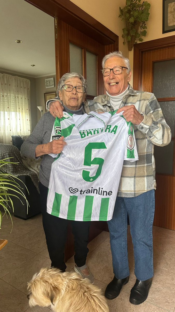 MarcBartra's tweet photo. Avi Marcel aquesta victoria de Champions es per tu!!!!!! La teva estrella em guiarà per sempre. No puc estar mes orgullós de tu. Descansa en pau ✨

Quiero dar las gracias a todas las personas que me han acompañado con tanto cariño estos últimos días y a toda mi familia por estar siempre ahí y hasta último momento! Con él en el cielo me siento más fuerte y más protegido que nunca. 🤍🥹💪🏼