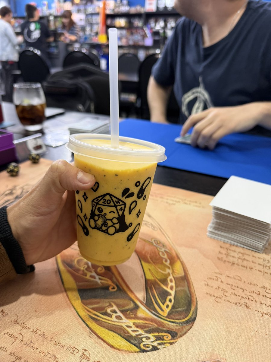 Mengu09's tweet photo. Playing Magic and ordering Maracuja Smootie! I love stores that have a bar attached, my long time dream as a Magic entrepreneur! https://t.co/M9s0ElW8Dz