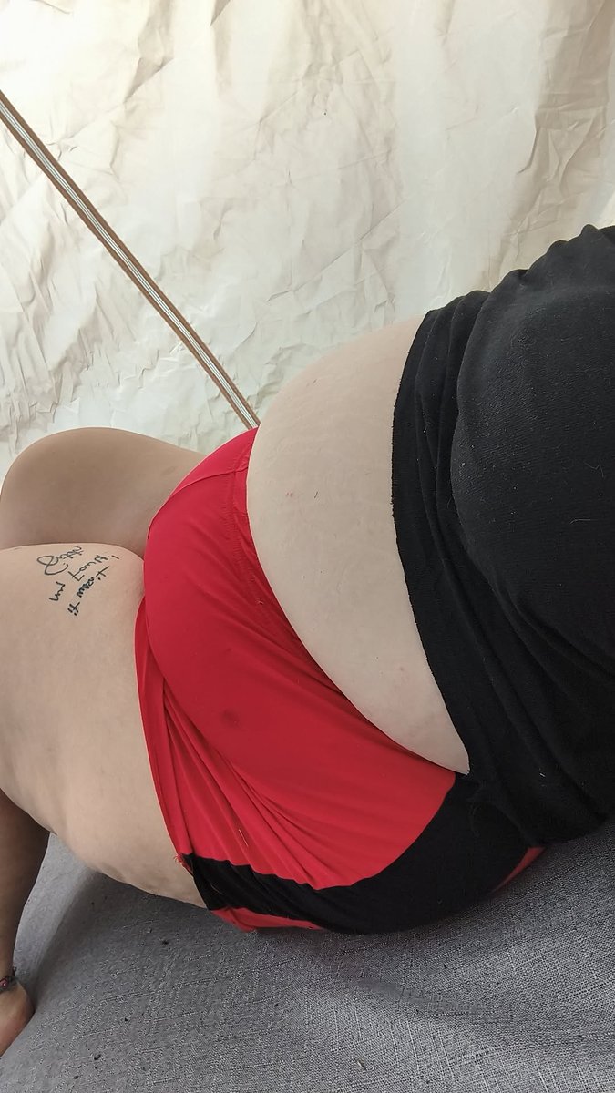 ocongleed31's tweet photo. Kinda obsessed with this pic looks at my pasty big belly 😂🌞 https://t.co/KwPqqavJMM