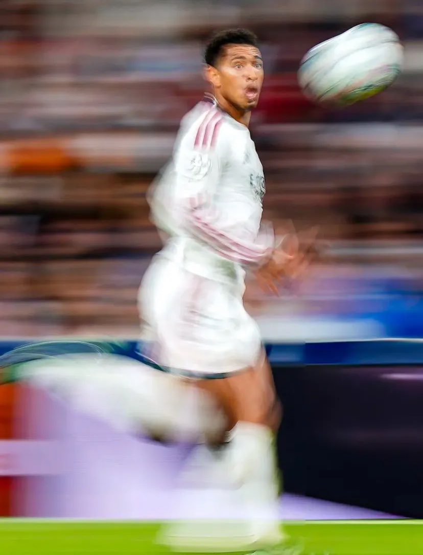 Bllingham_'s tweet photo. Champions league Night https://t.co/X67GSlIyOi