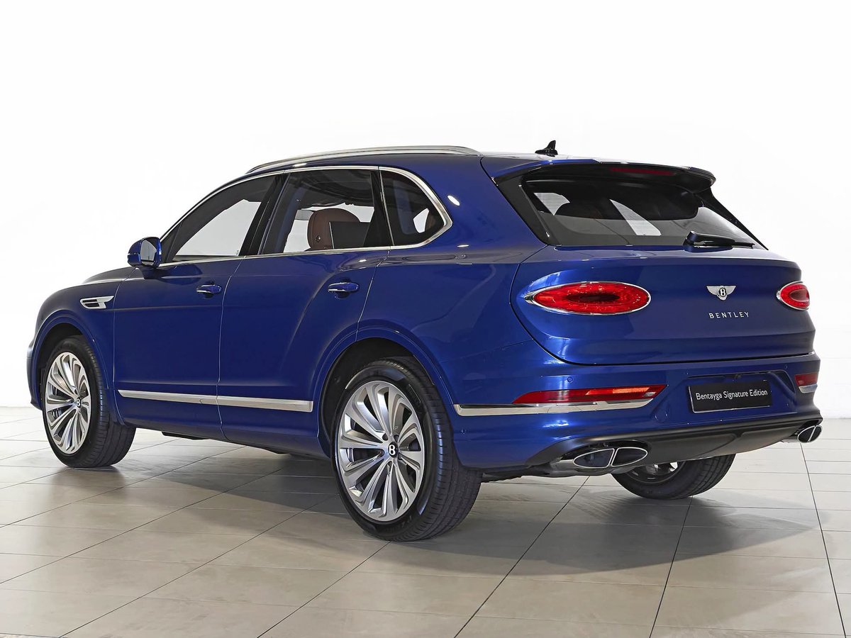 Less57's tweet photo. Sereng Stockoooo!!! 🔥🔥 Bentley and Porsche https://t.co/q2uL8yOMUd
