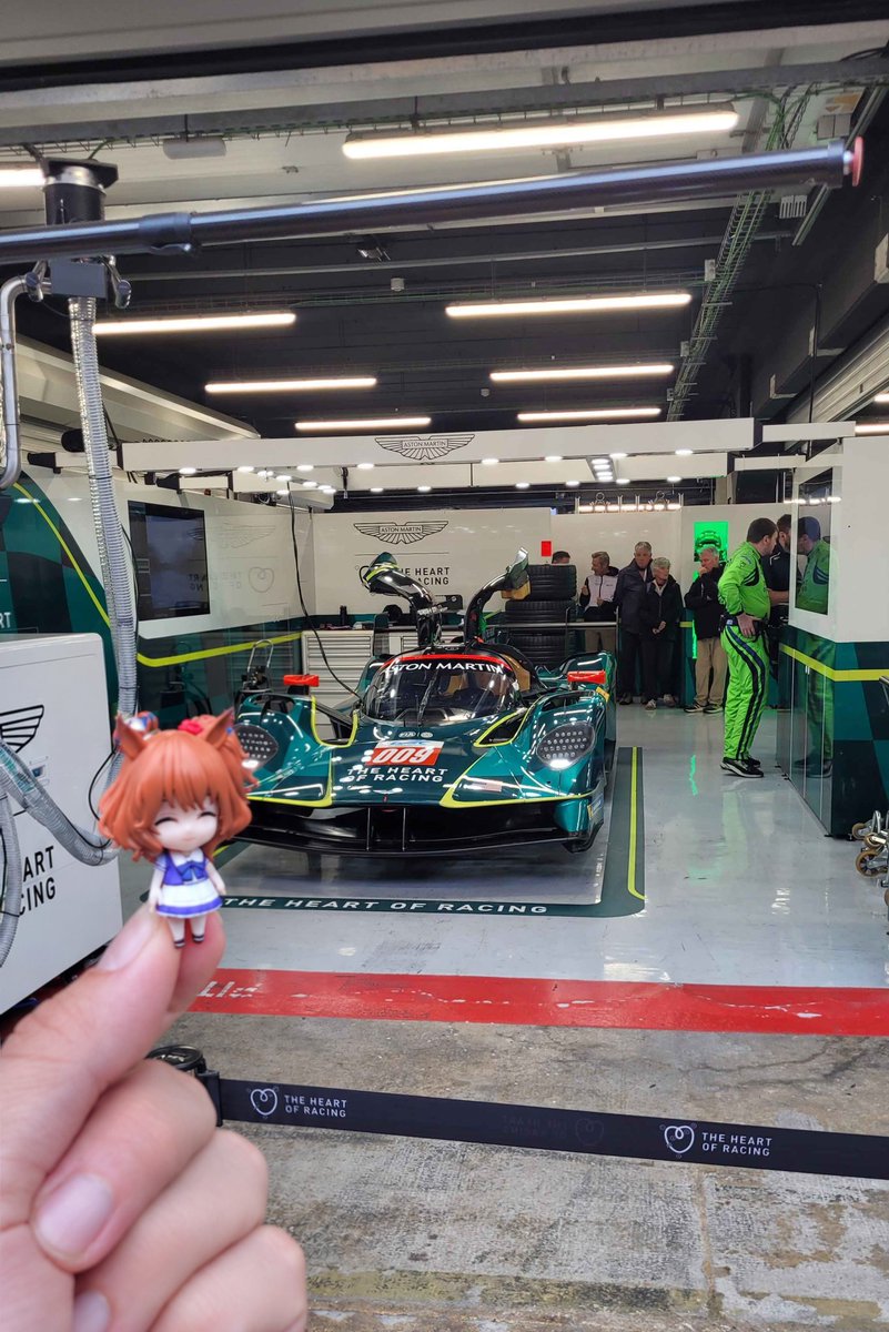 PennylessM's tweet photo. When Aston Machan met Aston Martin https://t.co/Pd24VBaLQg