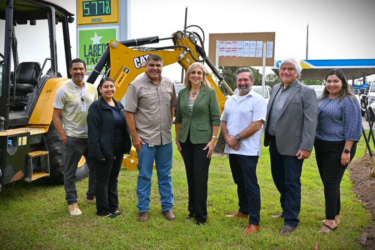 HidalgoCountyTX's tweet photo. Precinct 4 Breaks Ground on $1 Million D.T. Villarreal Subdivision Infrastructure Project! 🪏 The investment will support the construction of a new lift station, street and drainage improvements, and potential street lighting. https://t.co/RsYIOqpgGF