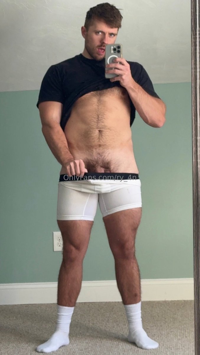 _moreryan's tweet photo. Happy Hump Day https://t.co/akkgS0zer0