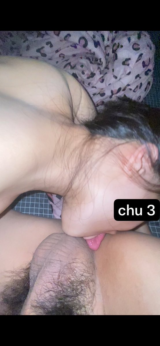 chilavuii's tweet photo. Ảnh cắt từ clip
U4 các bạn 
Tìm giao lưu ( từ 35-45 ) https://t.co/Z95HwV4ceO