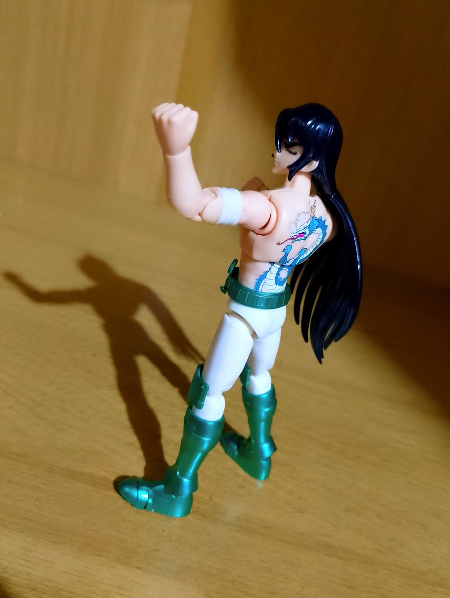 HenDestinyCDZ's tweet photo. Boa noite a todos vocês, fiquem com esse Shiryu de Dragão sem camisa e com um pequeno "custom" nas mãos e no rosto.
#SaintSeiya
#聖闘士星矢 
#BLOKEES https://t.co/s4XRAgr5cH
