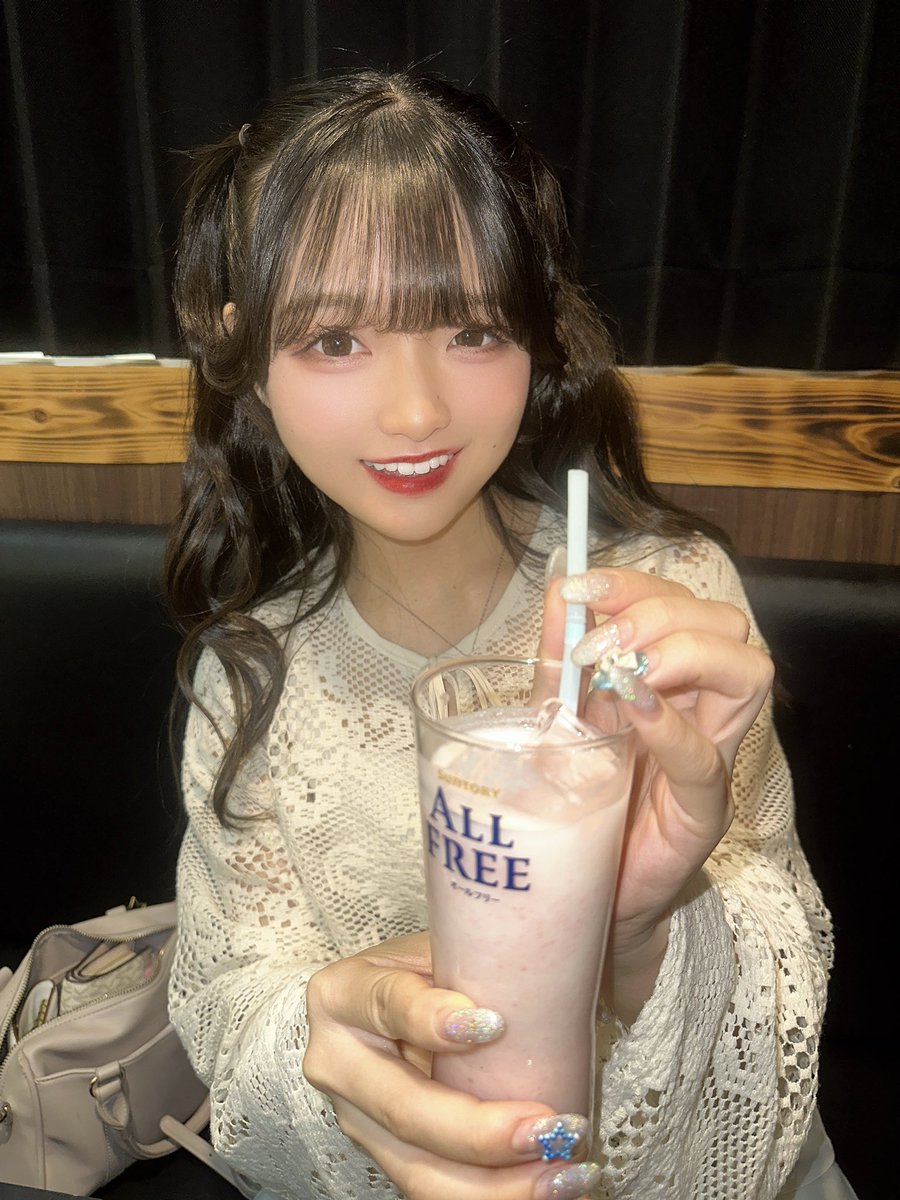 yui_kinami's tweet photo. はい！ど〜ぞっ♡ https://t.co/mAn2fEdYNS