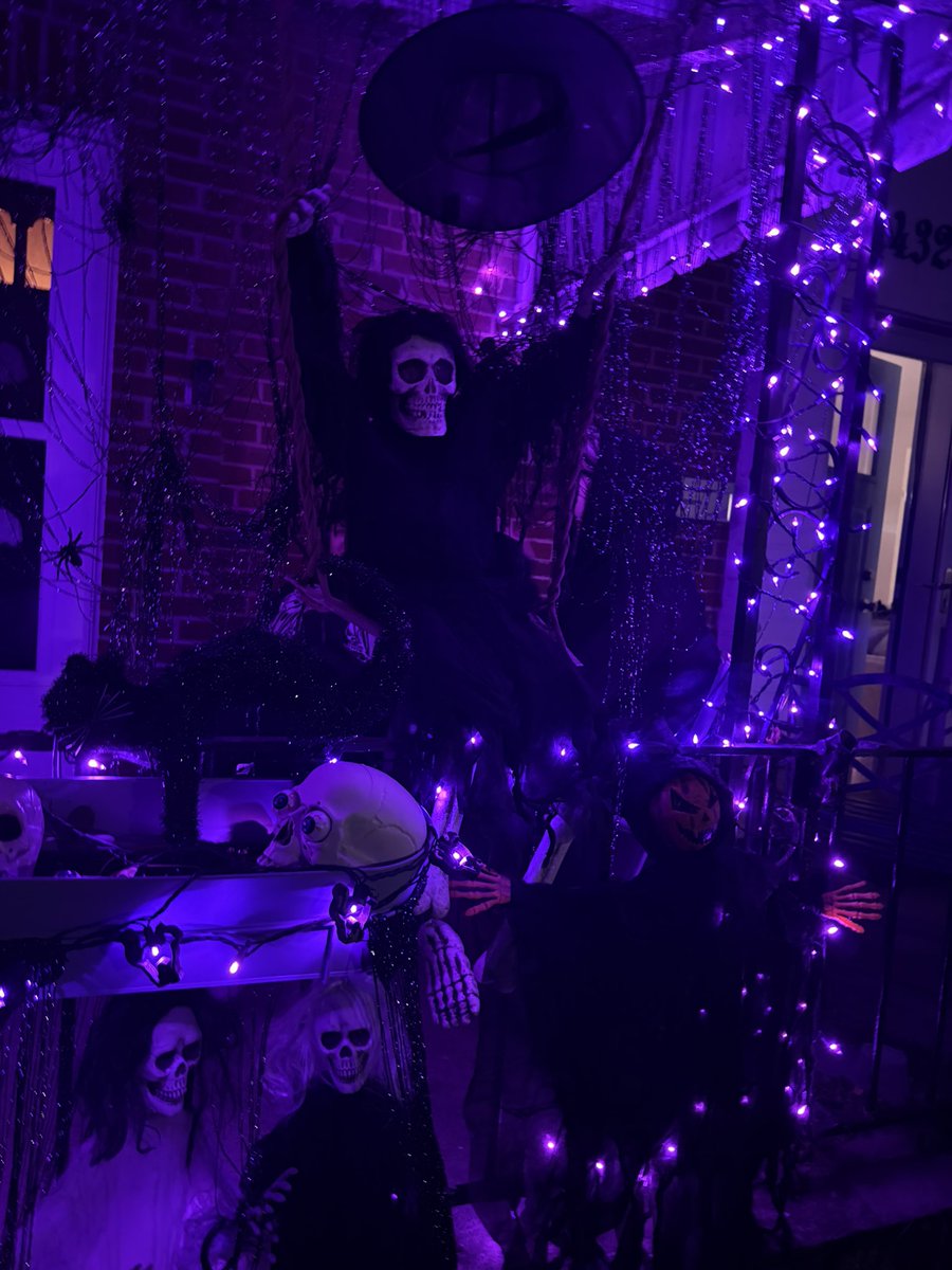 mindlessgarbage's tweet photo. pretty solid for round one 🎃👻💀 https://t.co/PhhbQy7Uop