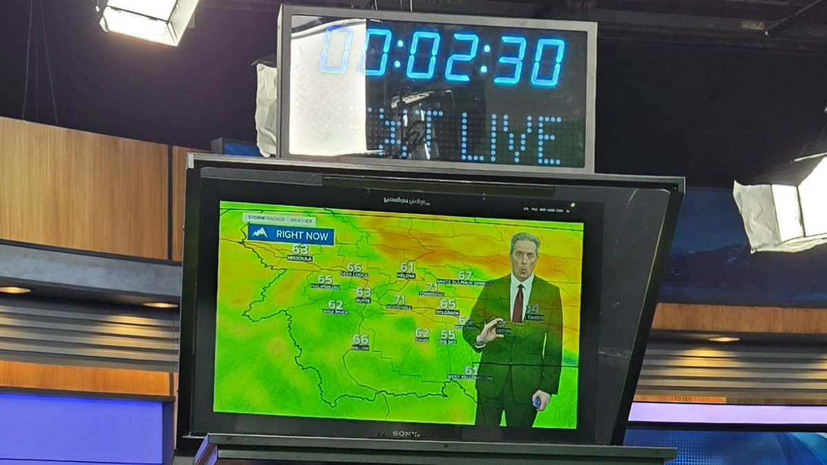 JasonStiff's tweet photo. When you're 2:30 away from your live weather forecast, but you look at yourself in front of the temperature map, and you're not sure if you're alive, or you're fading into the world of the undead.

#Montana #live #alive #undead #fadeaway #Wednesday #TV #weather #TVweather #TVnews https://t.co/BNSzWnTDYD