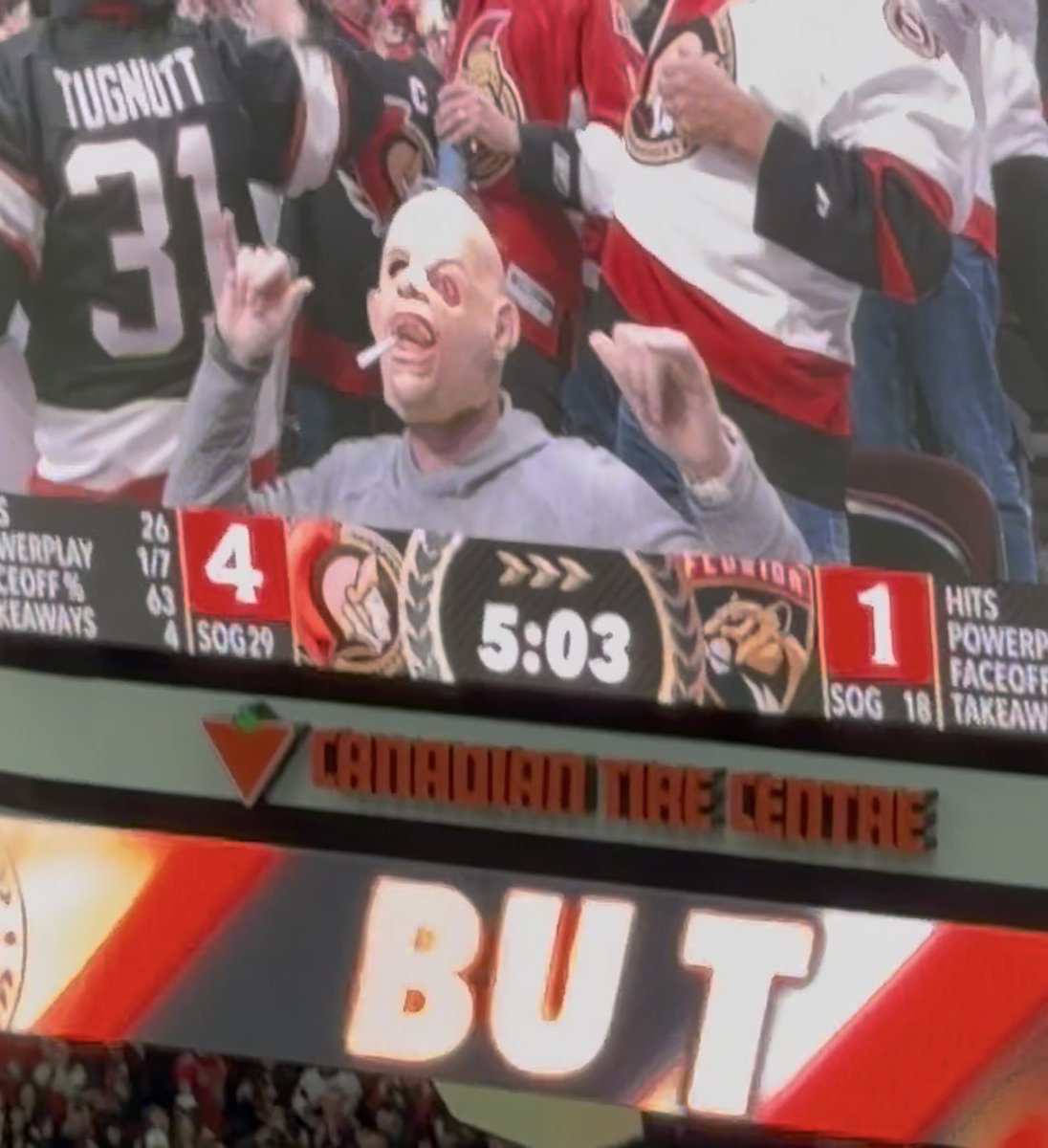 MikeBartner's tweet photo. 5-1 Senators as they pan to the crowd afterwards: https://t.co/ASQaueEHcw