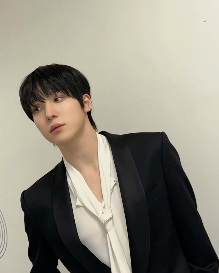 bonddalgi's tweet photo. Inalcanzable | yungi au

​Donde Yunho se siente disgustado por el chico que no encaja en su exclusivo mundo. 

​o

​Donde Mingi queda fascinado por el chico engreído y decide que no parará hasta que caiga a sus pies. https://t.co/3mWsijPUK2