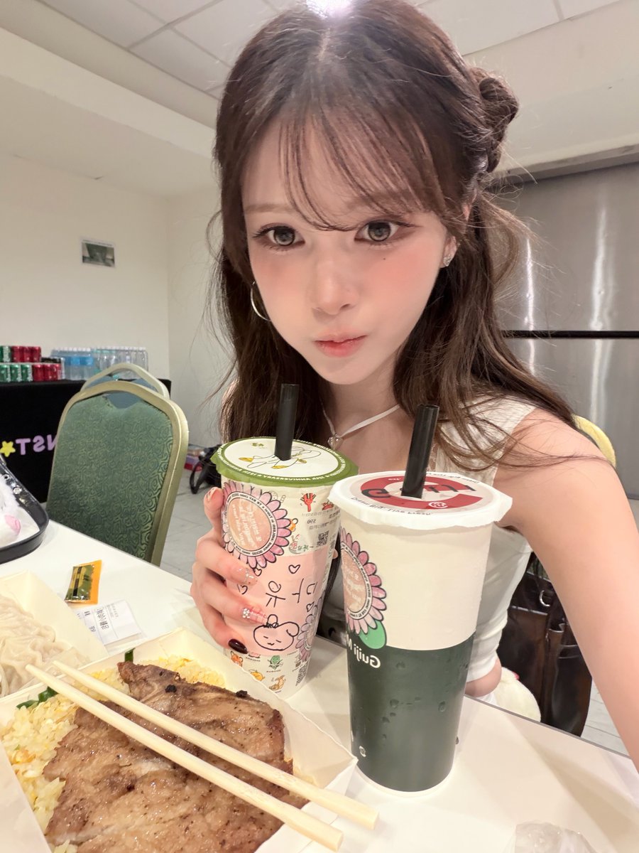 tripleSObjekts's tweet photo. 261022 | Mayu Room update 

Yum yum https://t.co/1k8s3rH7xz