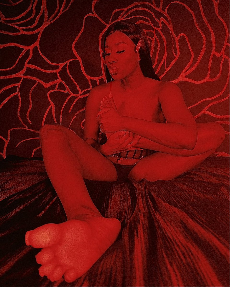 TAE_IZ_LITXXX's tweet photo. ๐ฅ๐ธ LADIES! Looking for a cameraman or editor for your OnlyFans or social media content? ๐๐
I offer professional videography, photography, and video editing. DM me to book your shoot! ๐ฐ๐ฅ
Model: @EJBDSM1 @EJFeet2
#atlphotographer #atlphotography #atlmodels https://t.co/K2N9Id1Gu8