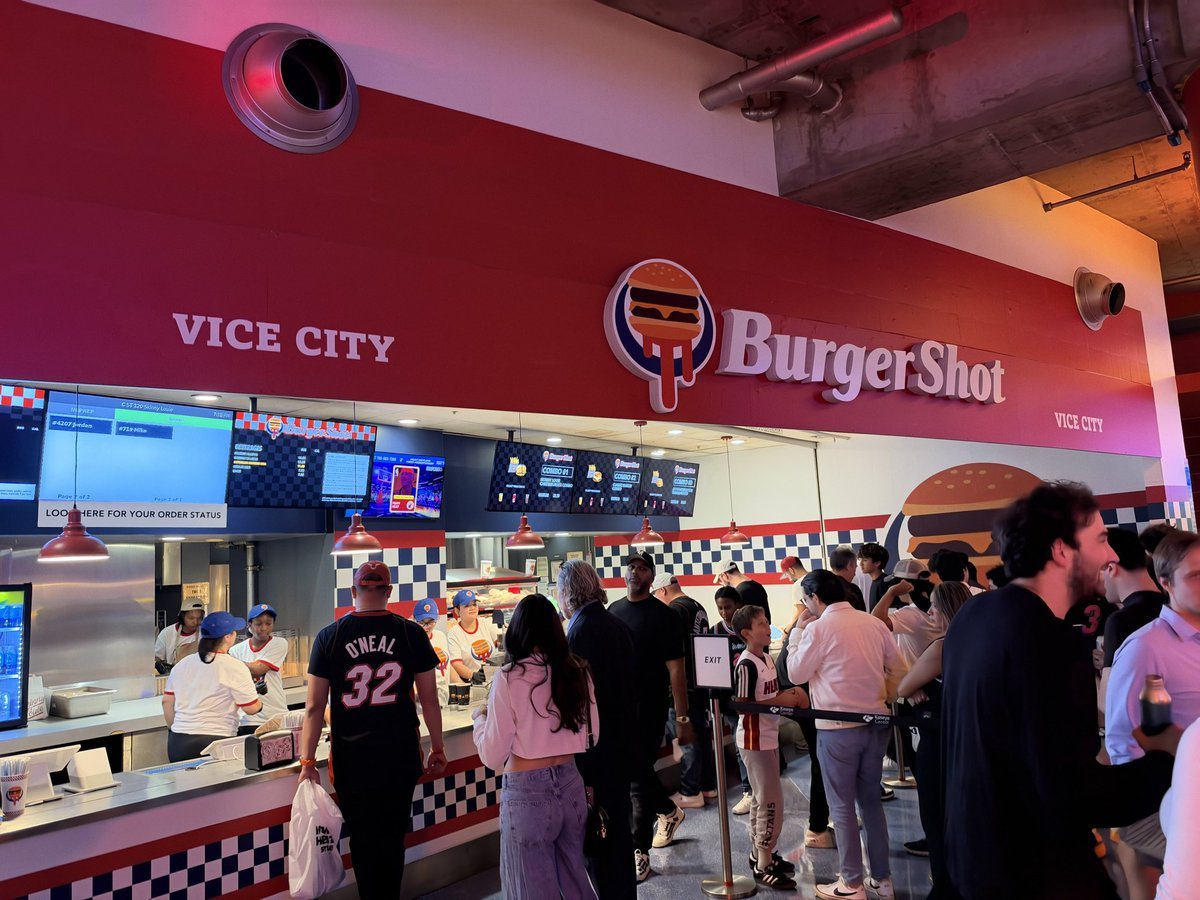 ComplexPop's tweet photo. A Miami burger restaurant has rebranded in anticipation for GTA 6 🍔🔥

The restaurant includes custom Burger Shot menus and Vice City decorations throughout.  

(Via @OfficialJoelF) https://t.co/Z8ncs7pOEq