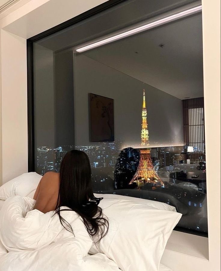 KylieWildee's tweet photo. Do you like the view ;) ✨⭐️🌚🌠🌖🌃🌕 #spoilme #paypig #faceless #Mysterious https://t.co/DaPML0431e