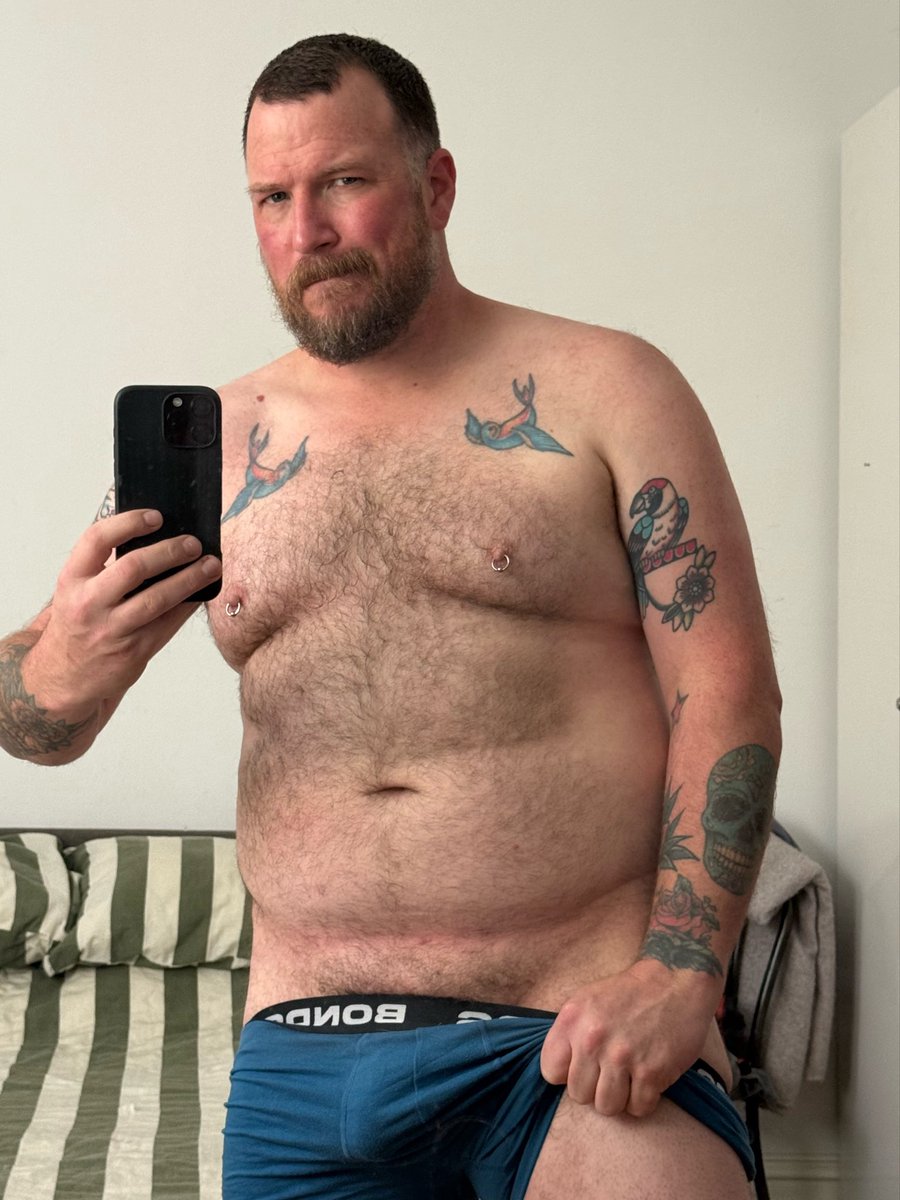 BakerRob_'s tweet photo. Dad bod, Dad cum https://t.co/kDAcINRo81