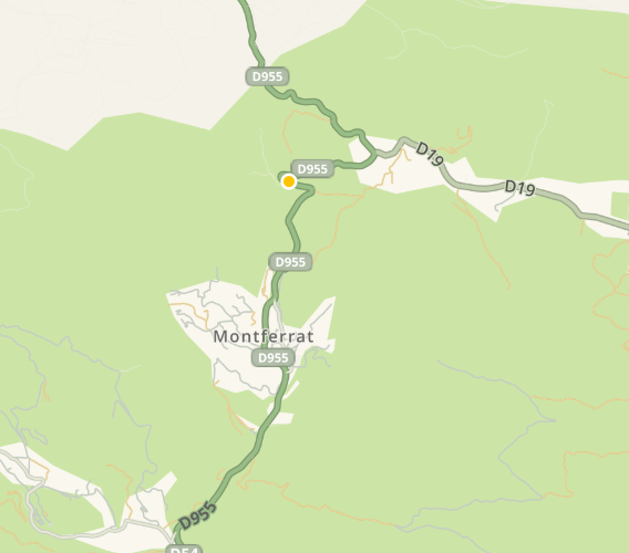 RouteVar's tweet photo. Un arbre est tombé sur la RD955 au PR 29+000 à MONTFERRAT (route de Canjuers).
Il est en travers de la chaussée.

==> Route fermée à la circulation. Tronçonnage en cours. https://t.co/sMhk3YKi0e