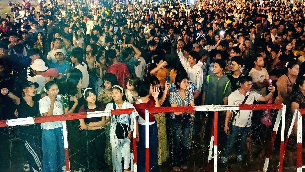 ViewsofMM22's tweet photo. Bago's Thadingyut Festival draws crowds.
---#WhatsHappeningInMyanmar