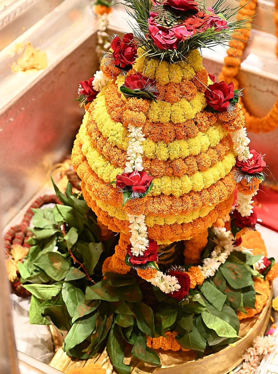 12Jyotirling's tweet photo. श्री काशी विश्वनाथ ज्योतिर्लिंग मंगला आरती श्रृंगार | 22.10.2026

Shri Kashi Vishwanath Jyotirlinga Mangala Aarti Shringar | 22.10.2026 https://t.co/1ReAiJHWPy