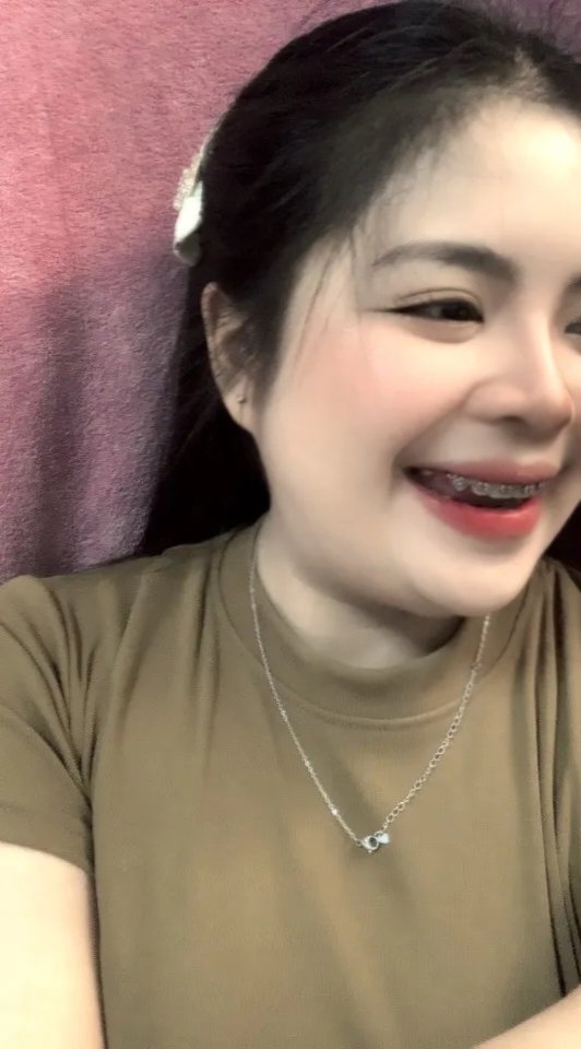 Nutjuta5733's tweet photo. 🤫 https://t.co/lsVeTpL4d5