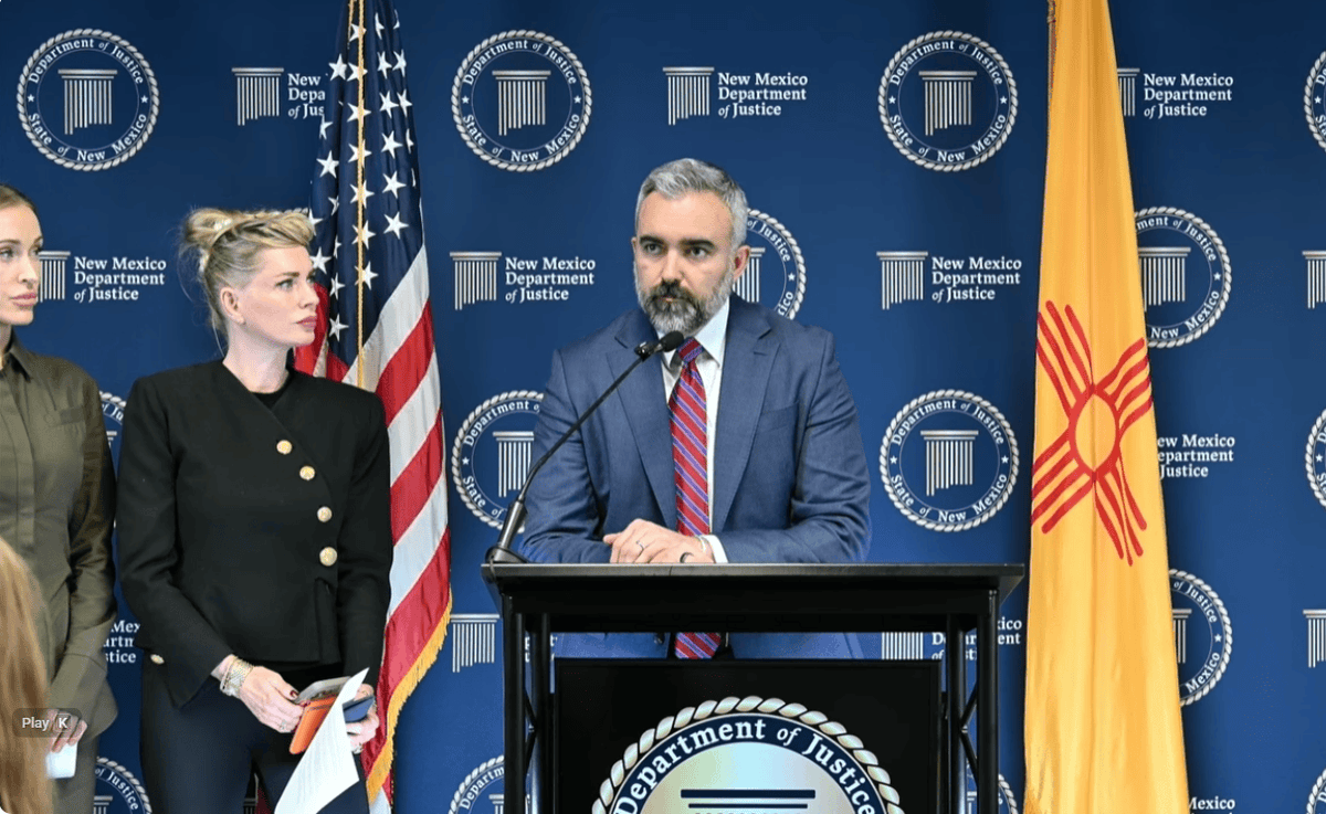 BorderReportcom's tweet photo. New Mexico's attorney general has sued Jeffrey Epstein’s longtime attorney and accountant, alleging they helped finance and conceal his sex trafficking operation. LINK IN BIO. https://t.co/lCxSfkUVHi