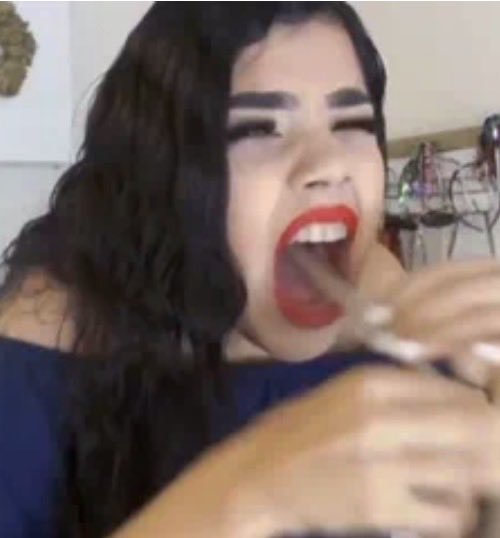 caim_alexia's tweet photo. Los fans de la youtuber Kenia están tan desesperados para que los Mexicanos odien a Danna lol como si eso le dará talento a la youtuber Kenia Os https://t.co/Ltncjg6C6v
